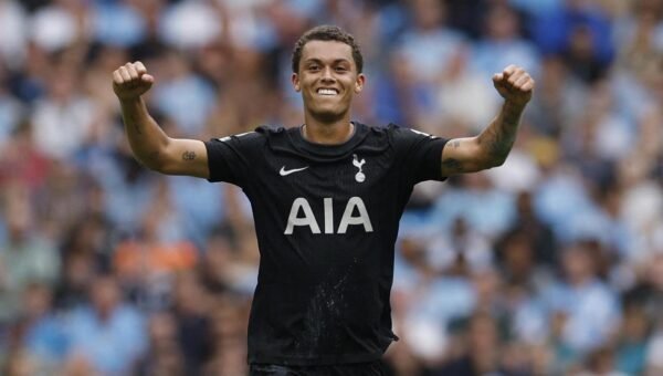 Everton and Crystal Palace Agree Rare Premier League Straight Swap for Johnson and McNeil