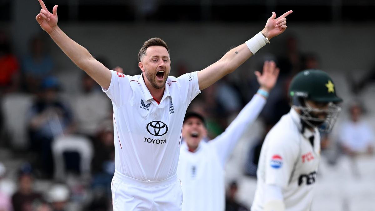 Ollie Robinson and Jofra Archer Star as England’s Pace Quartet Seals Series Victory Over Pakistan